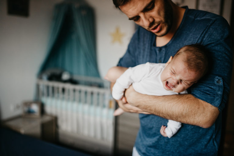 Schreiendes Baby Papa sein Deine Zeit